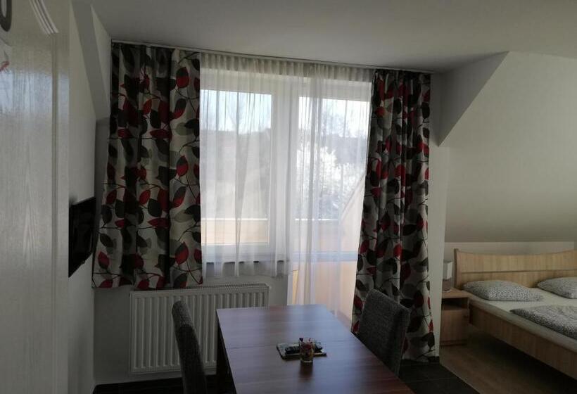 پانسیون Apartman 25