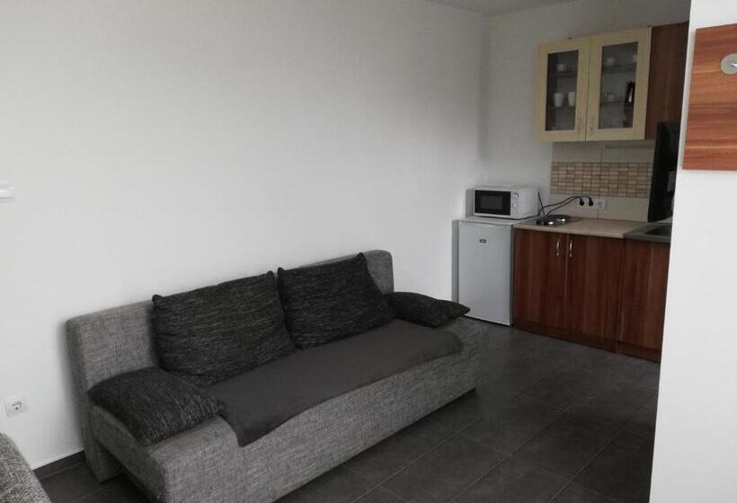 پانسیون Apartman 25