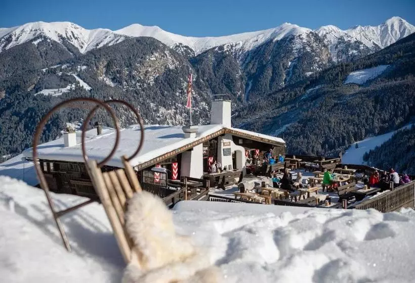 پانسیون Mondi Bellevue Alm Gastein