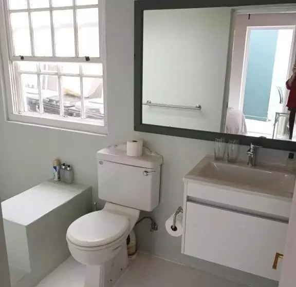 Aamiaismajoitus (B&B) Boulders Beach Hotel, Cafe And Curio Shop