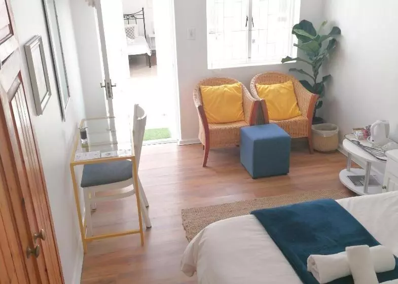 Aamiaismajoitus (B&B) Boulders Beach Hotel, Cafe And Curio Shop