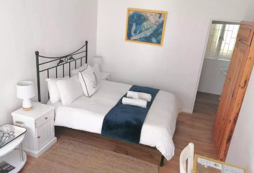 Aamiaismajoitus (B&B) Boulders Beach Hotel, Cafe And Curio Shop