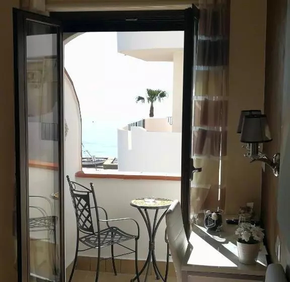 ベッドアンドブレックファースト La Finestra Sul Mare