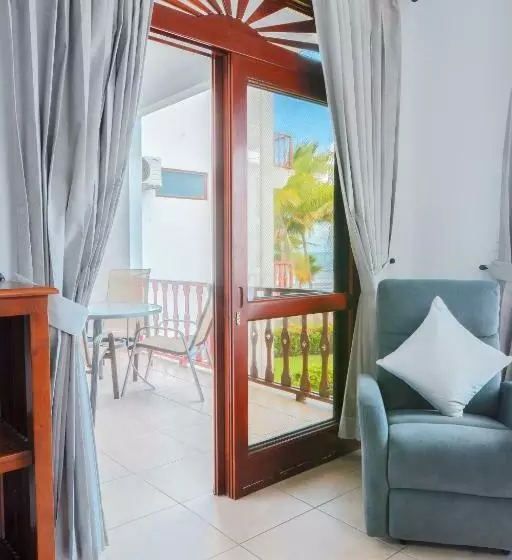 Delluz Bahia Azul 4b Pool View, Jaco Beach 2nd Floor