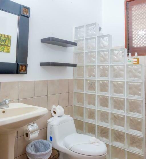 Delluz Bahia Azul 4b Pool View, Jaco Beach 2nd Floor