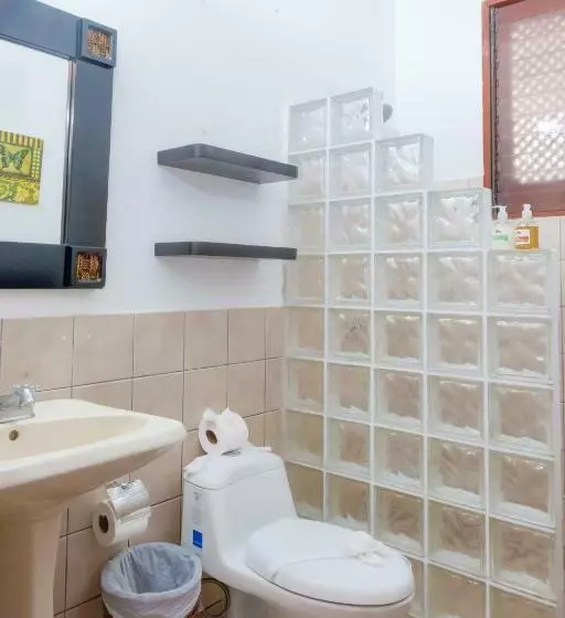 Delluz Bahia Azul 4b Pool View, Jaco Beach 2nd Floor