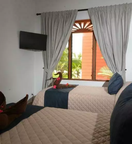 Delluz Bahia Azul 4b Pool View, Jaco Beach 2nd Floor