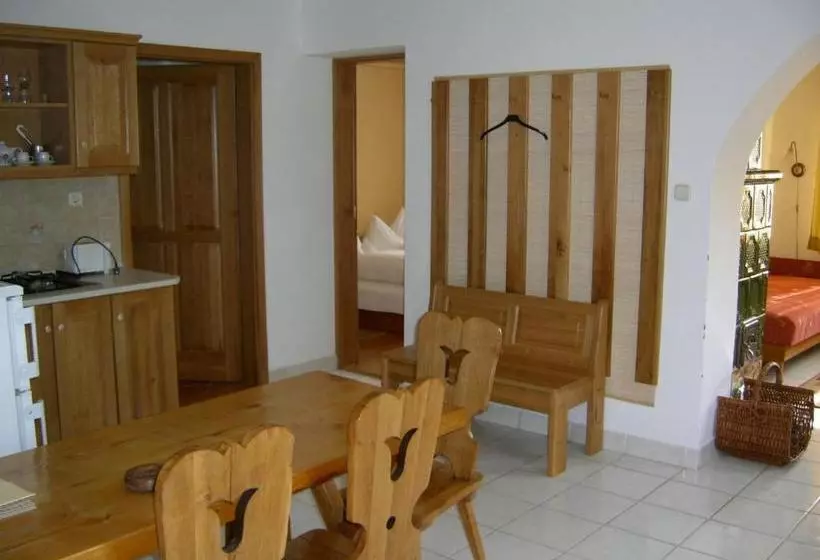 Majatalo Boróka Apartmanházak   Fagyöngy House