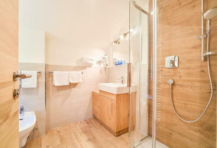 بنسيون Kedul Lodge