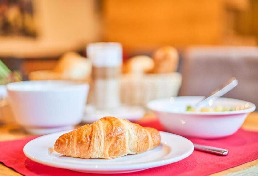 بنسيون Kedul Lodge