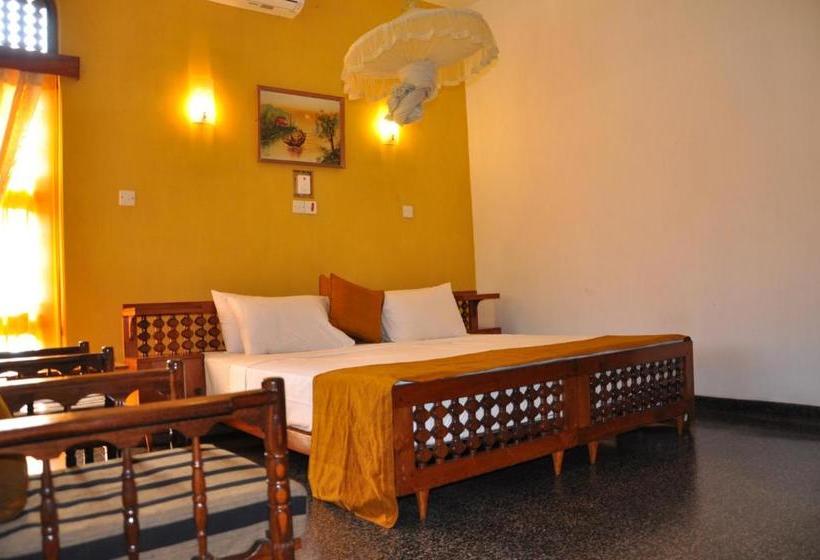 膳宿费 Royal Tourist Lodge