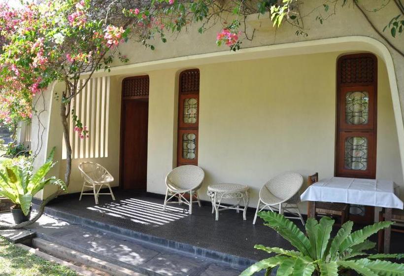 膳宿费 Royal Tourist Lodge