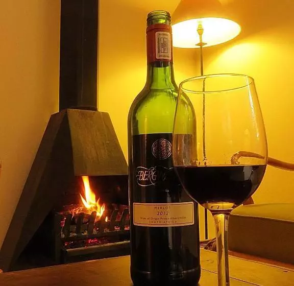 Majatalo The Olive Thrush Cottage