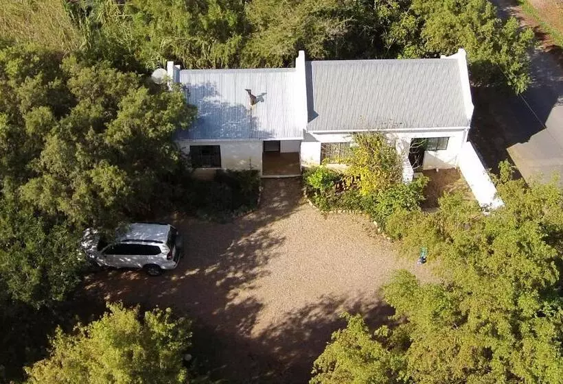 Majatalo The Olive Thrush Cottage