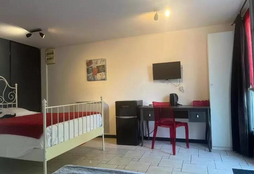 Aamiaismajoitus (B&B) Chambres D'hôtes Poirier Bazin