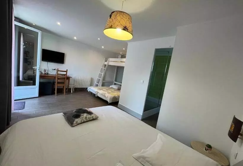 Aamiaismajoitus (B&B) Chambres D'hôtes Poirier Bazin