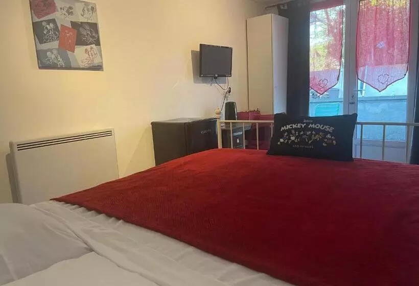 Aamiaismajoitus (B&B) Chambres D'hôtes Poirier Bazin