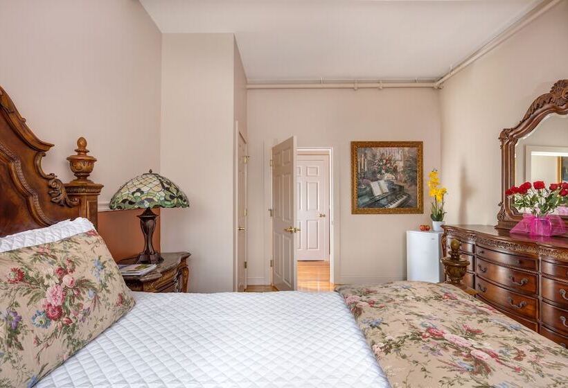 مسافرخانه Ashley House