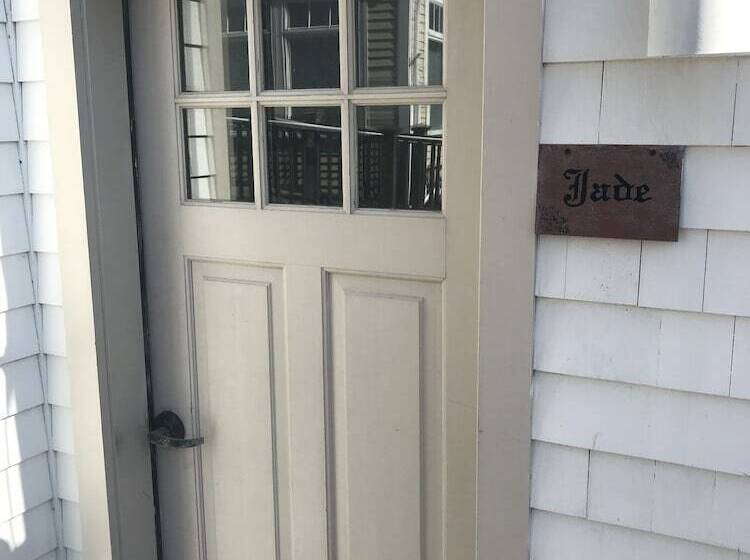 مسافرخانه Ashley House