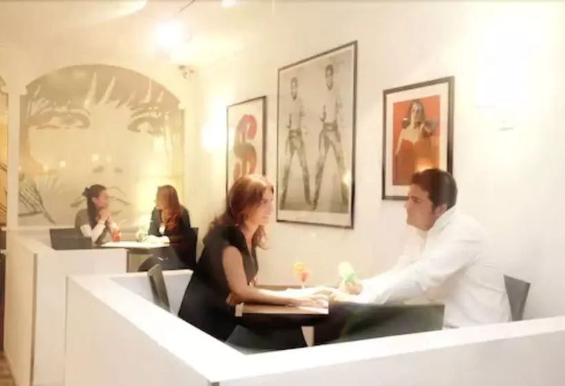 هتل Ambassadormonaco