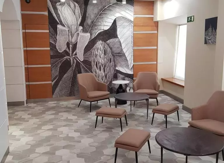 ホテル Ateneo Puerta Del Sol