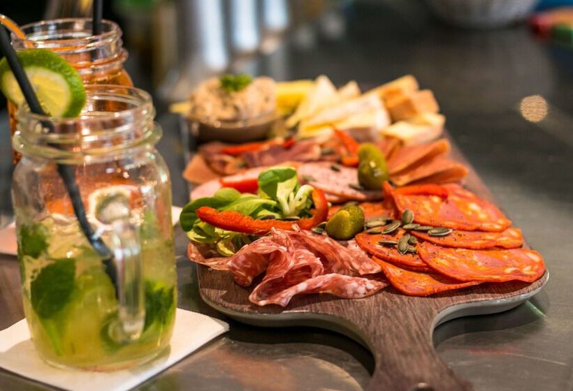 هتل Campanile Roissy  Saint Witz