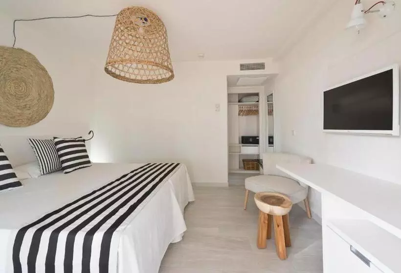 ホテル Fergus Club Europa