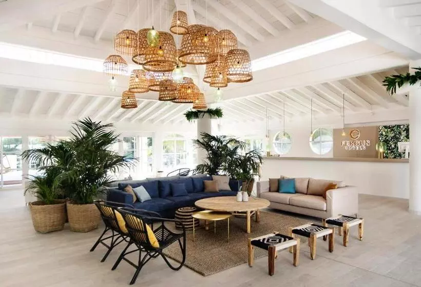 ホテル Fergus Club Europa