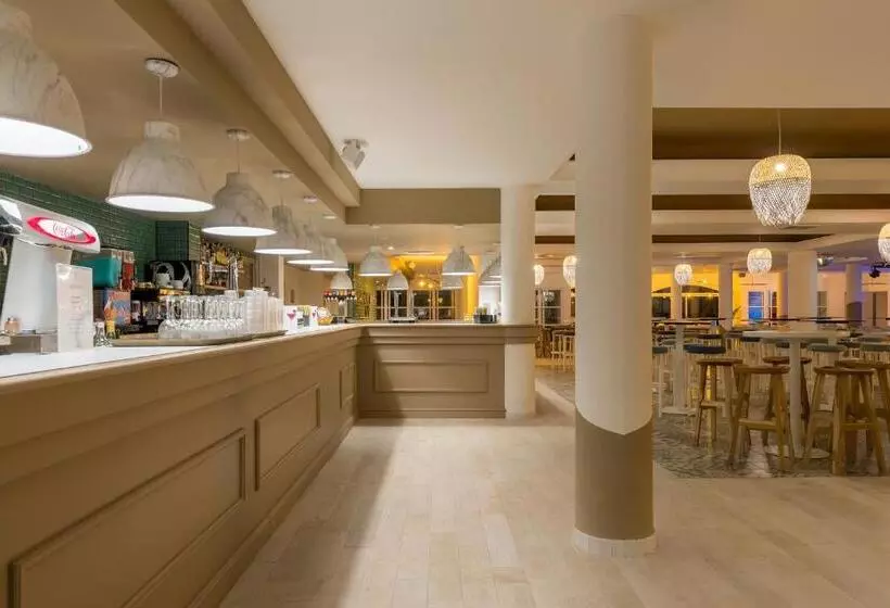 ホテル Fergus Club Europa