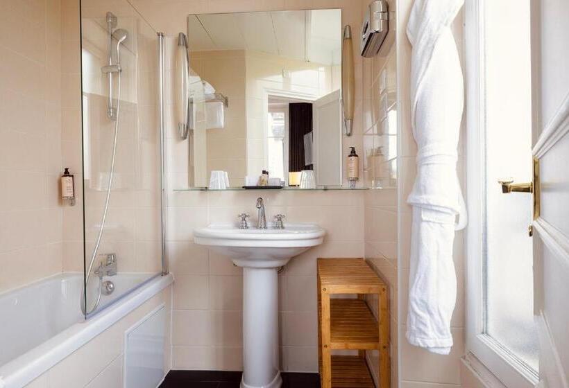 هتل Madeleine Plaza