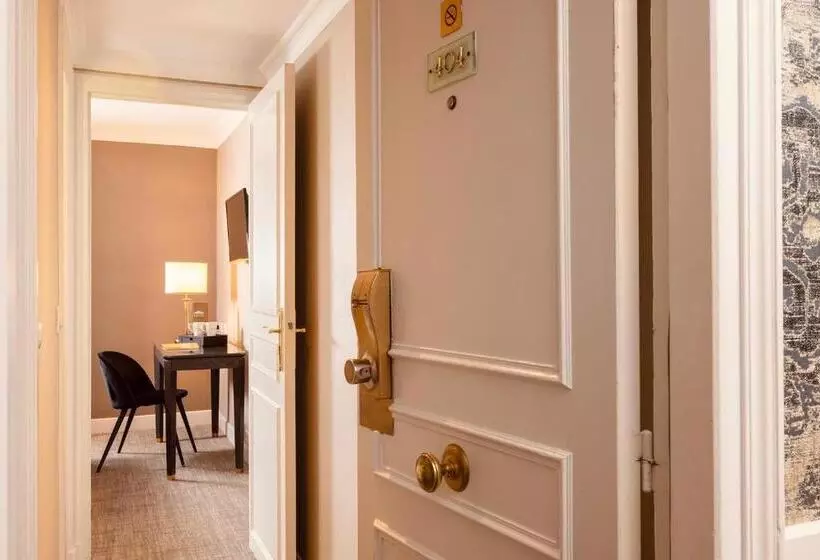 هتل Madeleine Plaza