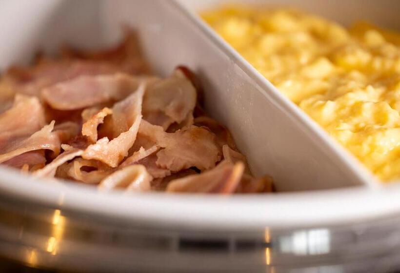 هتل Madeleine Plaza