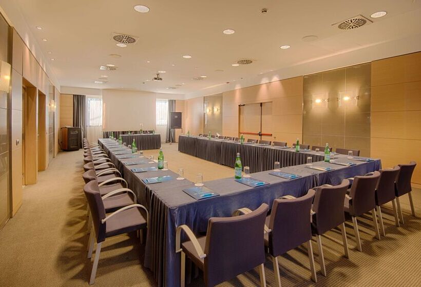 בית מלון כפרי NH Bologna Villanova