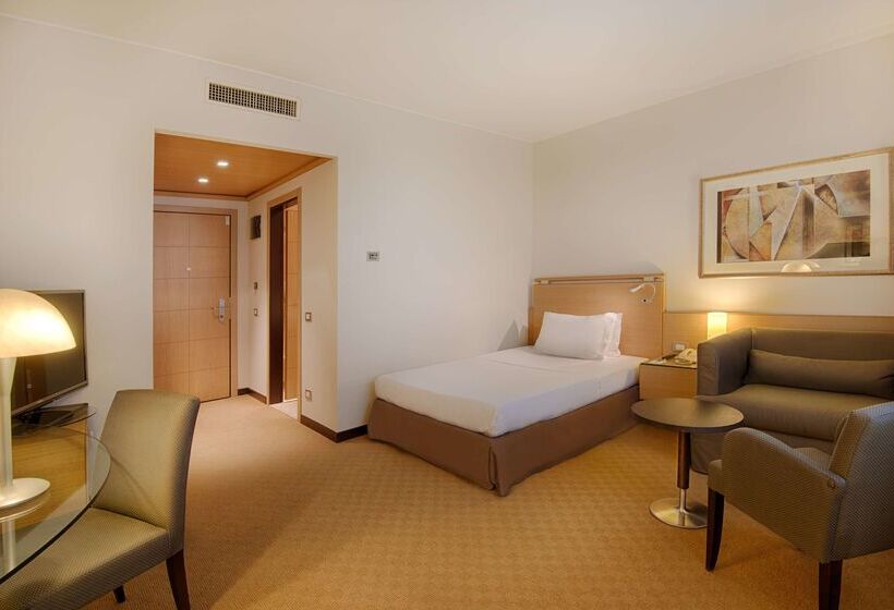 בית מלון כפרי NH Bologna Villanova