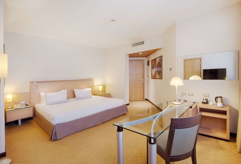 בית מלון כפרי NH Bologna Villanova