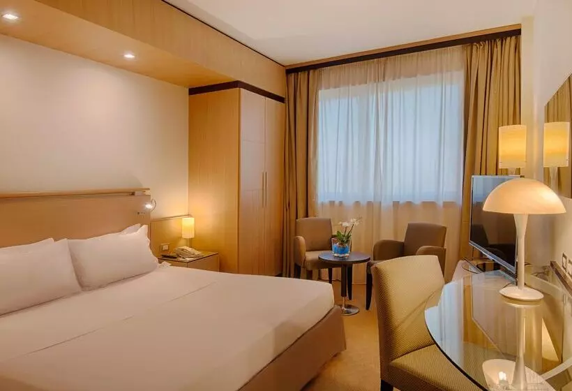 فندق NH Bologna Villanova