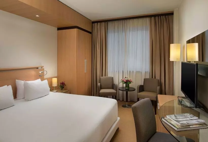 فندق NH Bologna Villanova