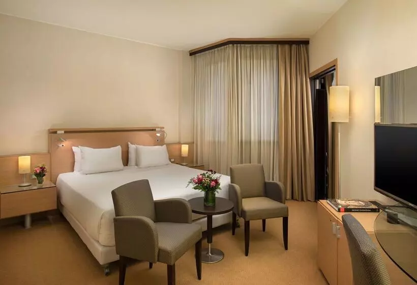 فندق NH Bologna Villanova