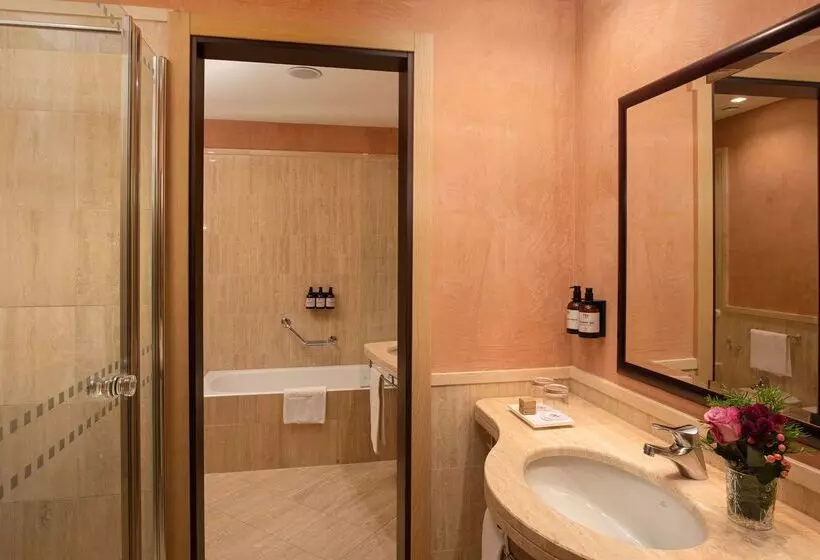 فندق NH Bologna Villanova