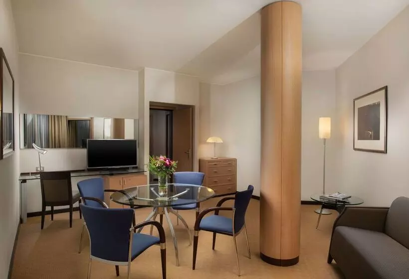 فندق NH Bologna Villanova