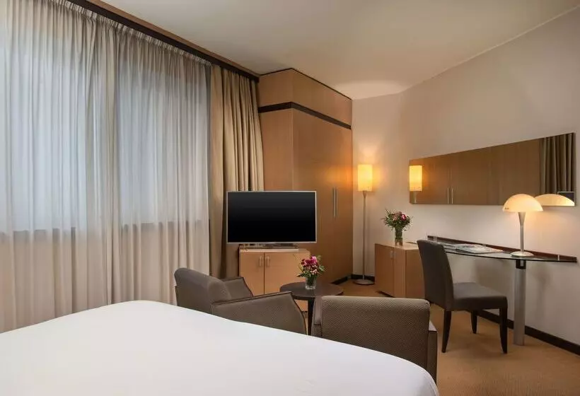 فندق NH Bologna Villanova