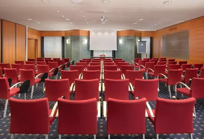 فندق NH Bologna Villanova