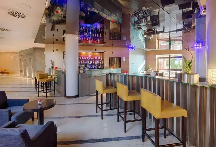 فندق NH Bologna Villanova