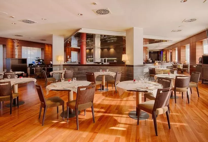 فندق NH Bologna Villanova