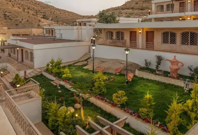 هتل Petra Guest House