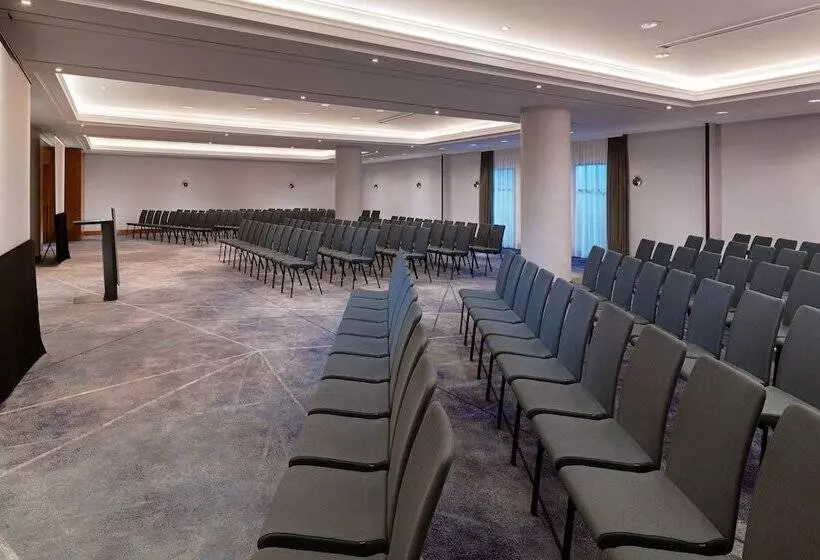 酒店 Prague Marriott