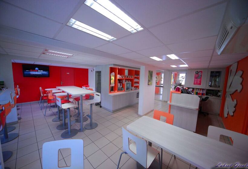 בית מלון כפרי Premiere Classe Ales  Anduze