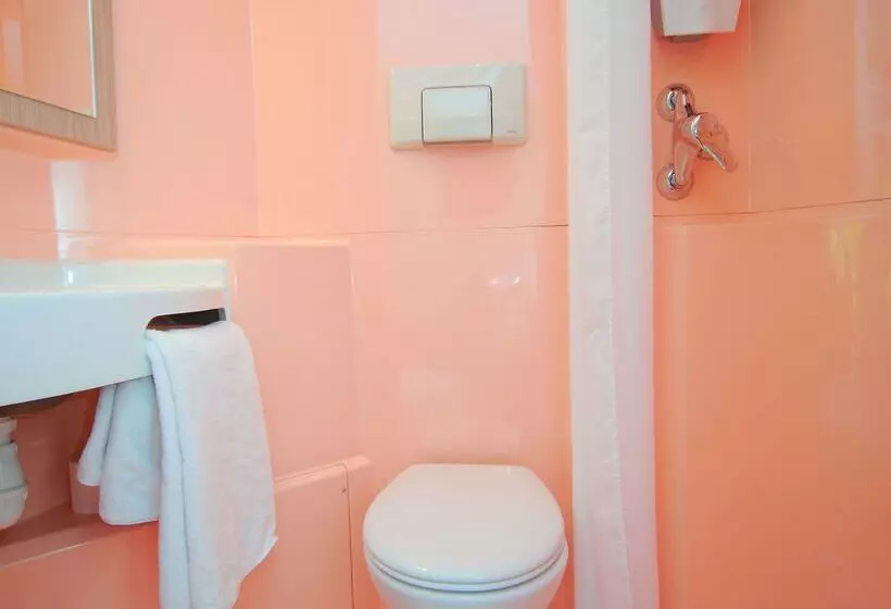 酒店 Premiere Classe Ales  Anduze