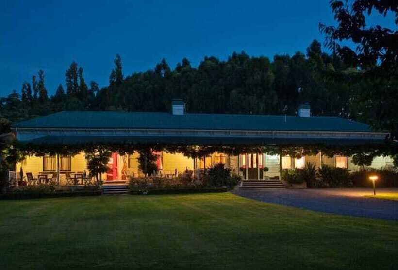 فندق The Peppertree Luxury Accommodation