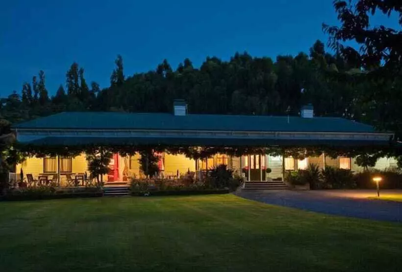 Отель The Peppertree Luxury Accommodation